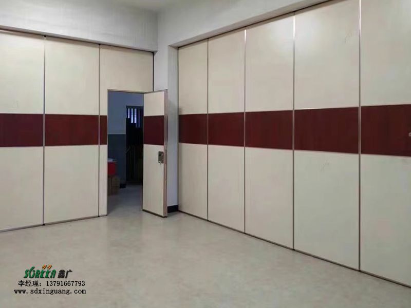 山東鑫廣酒店大廳活動隔斷 環保隔音 全國范圍安裝施工