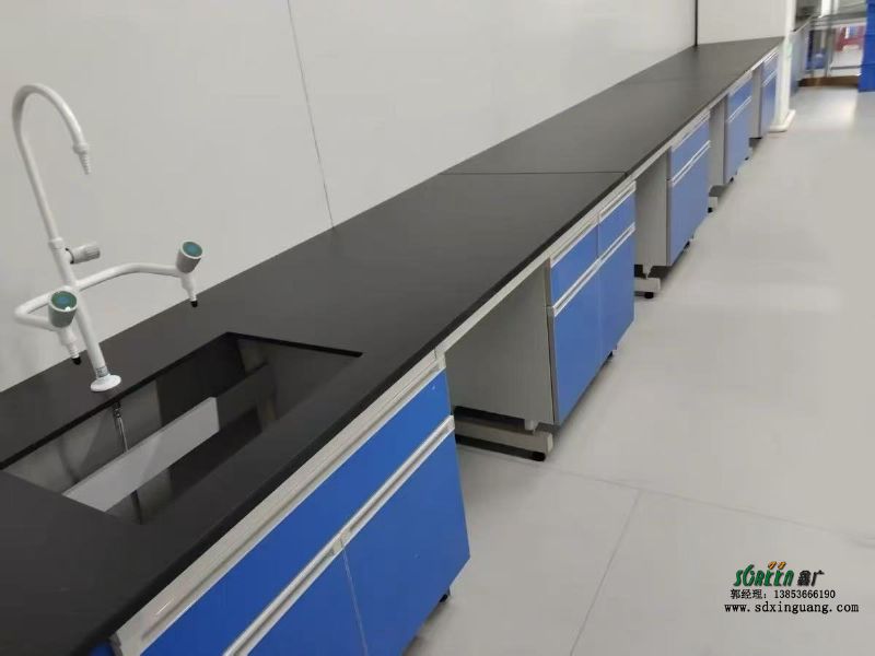 實(shí)驗(yàn)臺(tái)